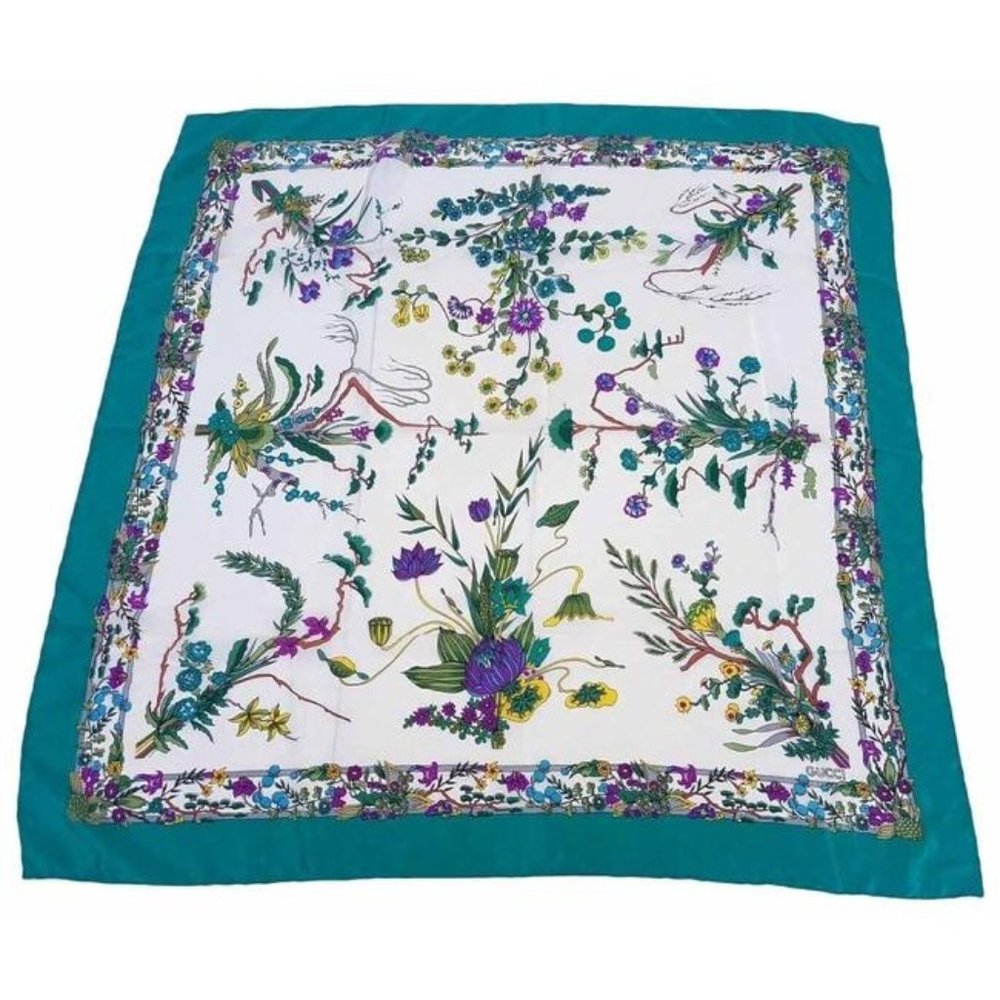 LA-Gucci Multi Color Floral Print XL Silk Scarf